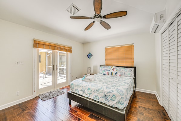 5 habitaciones, tabla de planchar con plancha y acceso a internet