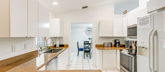 Lovely Naples Home: Backyard Oasis w/ Pool!