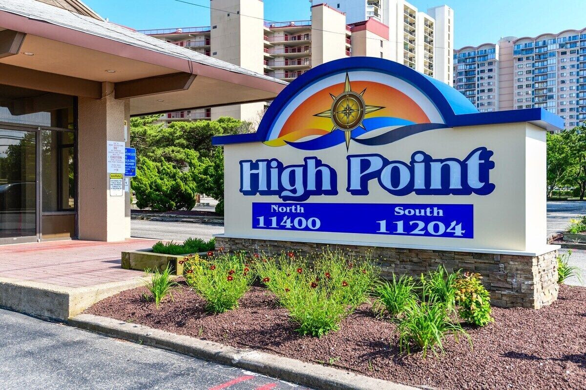 Señalización de High Point, direcciones 11400 Norte y 11204 Sur.