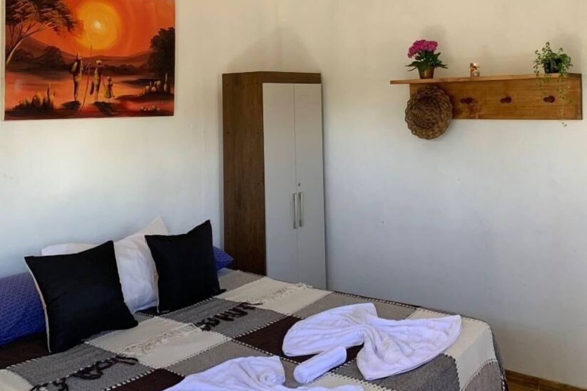Quarto triplo standard (Jacuzzi) | 1 quarto, Wi-Fi de cortesia, roupa de cama