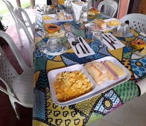 Free daily continental breakfast