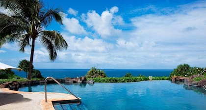 North Shore Kauai. cliffside overlooking the Pacific @ Westin Princeville Resort