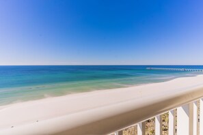 On the beach, sun-loungers - Beachfront, Million dollar views! 5 Star Reviews! Grand Panama Beach Resort (Panama City Beach)