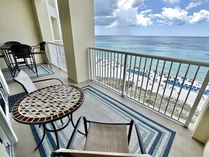 Outdoor dining - Beachfront, Million dollar views! 5 Star Reviews! Grand Panama Beach Resort (Panama City Beach)