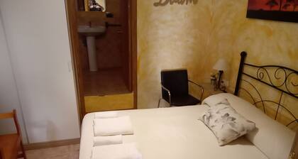 Complete apartment 4 persons (2 in bed and 2 in sofa bed) central in Tíjola