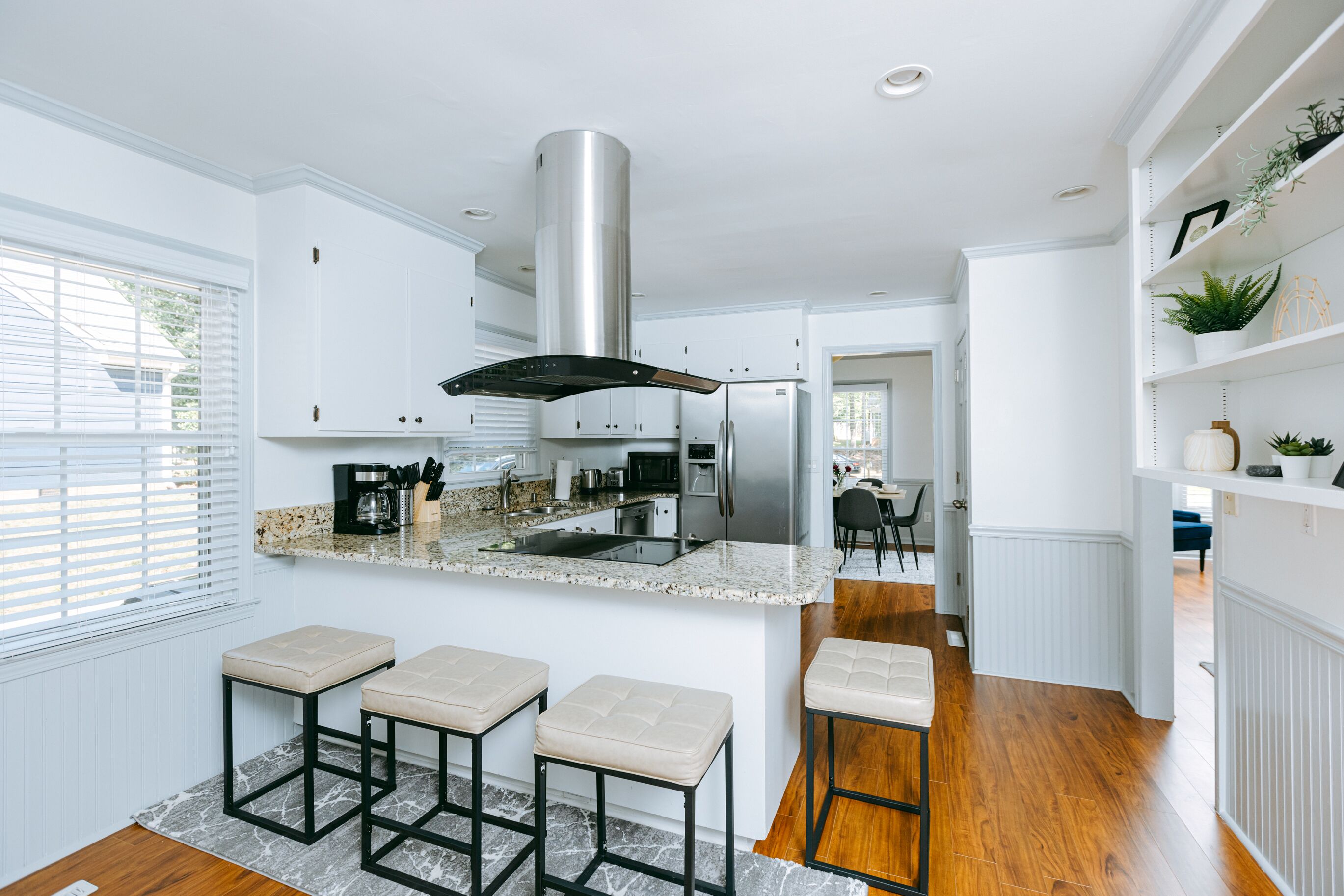 Modern Retreat ~ 3BR KING BED Cozy Ranch Home