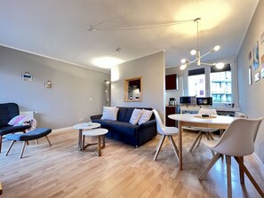 Unclassified image, 3 of 16, button