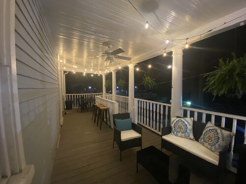 Lovely & Historical 3BR - Balcony - Central Location