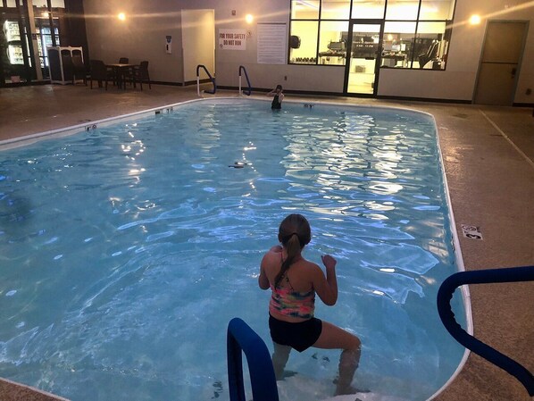 Piscina coperta, una piscina riscaldata