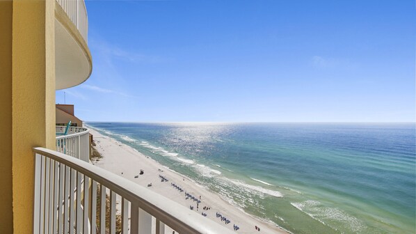 Property grounds - Emerald Isle 1509 - FRONT ROW BEACH CHAIRS INCLUDED! Affordable rates! (Panama City Beach)