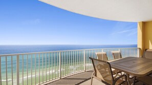 Outdoor dining - Emerald Isle 1509 - FRONT ROW BEACH CHAIRS INCLUDED! Affordable rates! (Panama City Beach)