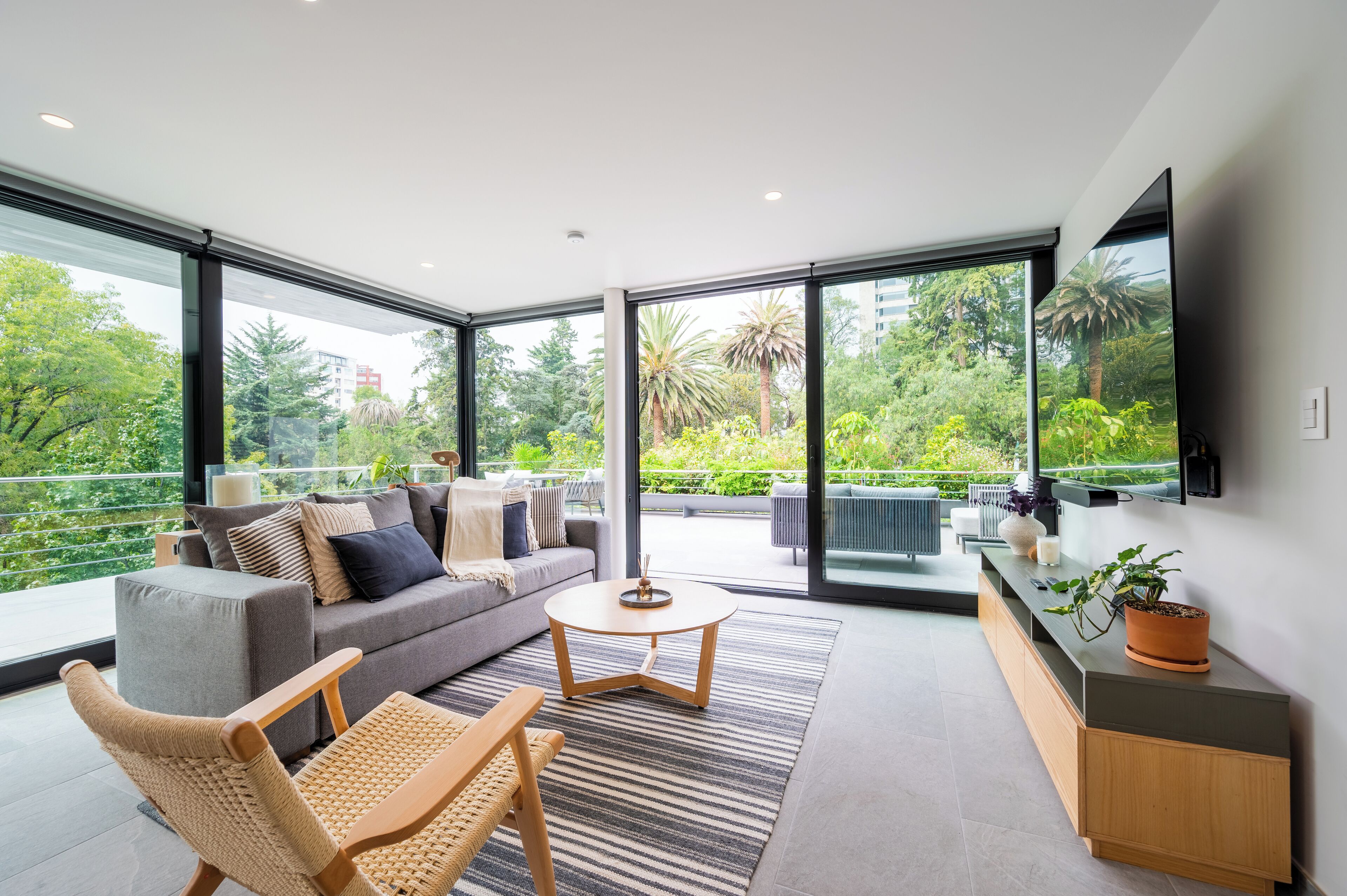 Penthouse de lujo, 1 habitación, Terraza, vista al parque | Área de sala de estar | Televisión LED, Netflix, bocina smart y servicios de streaming 