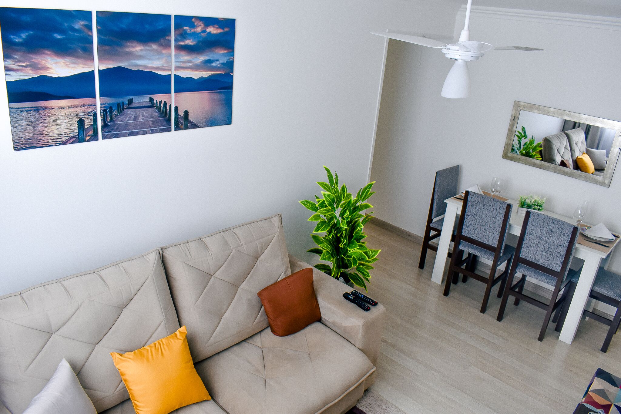 Lovely 2 bedroom condo with free parking