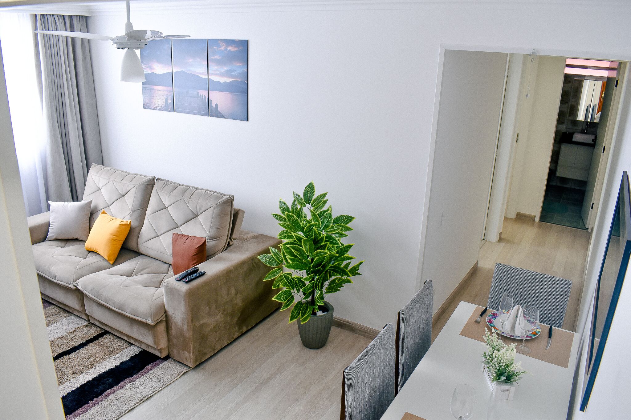 Lovely 2 bedroom condo with free parking