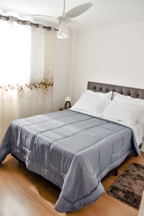 2 bedrooms, desk, iron/ironing board, internet