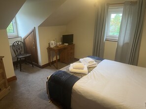 Blackout curtains, travel cot, free WiFi - Herdwick Inn (Penrith)