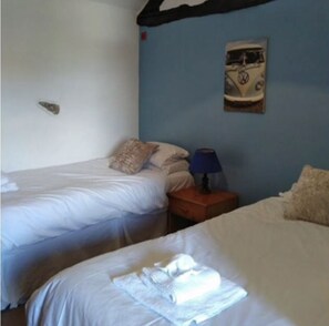Comfort Double or Twin Room | Blackout drapes, travel crib, free WiFi - Herdwick Inn (Penrith)