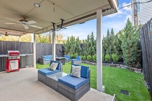 Terrace/patio - 3BD/2 Floor - Centrally Located Near Memorial, Washington Ave, and Buffalo Bayou (Houston)