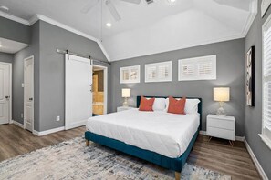 3 bedrooms, iron/ironing board, free WiFi, bed sheets - 3BD/2 Floor - Centrally Located Near Memorial, Washington Ave, and Buffalo Bayou (Houston)