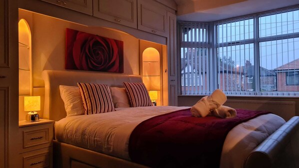3 chambres, fer et planche à repasser, lit parapluie, Wi-Fi gratuit