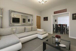 Smart TV, fireplace, video games