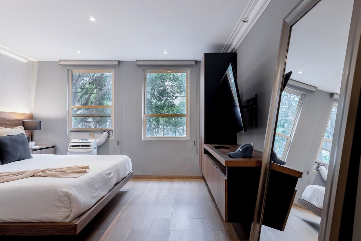 Luxury Apartment, 2 Bedrooms | 2 bedrooms, Egyptian cotton sheets, premium bedding, pillow-top beds