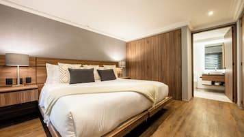 Premium Apartment, 2 Bedrooms | 2 bedrooms, Egyptian cotton sheets, premium bedding, pillowtop beds