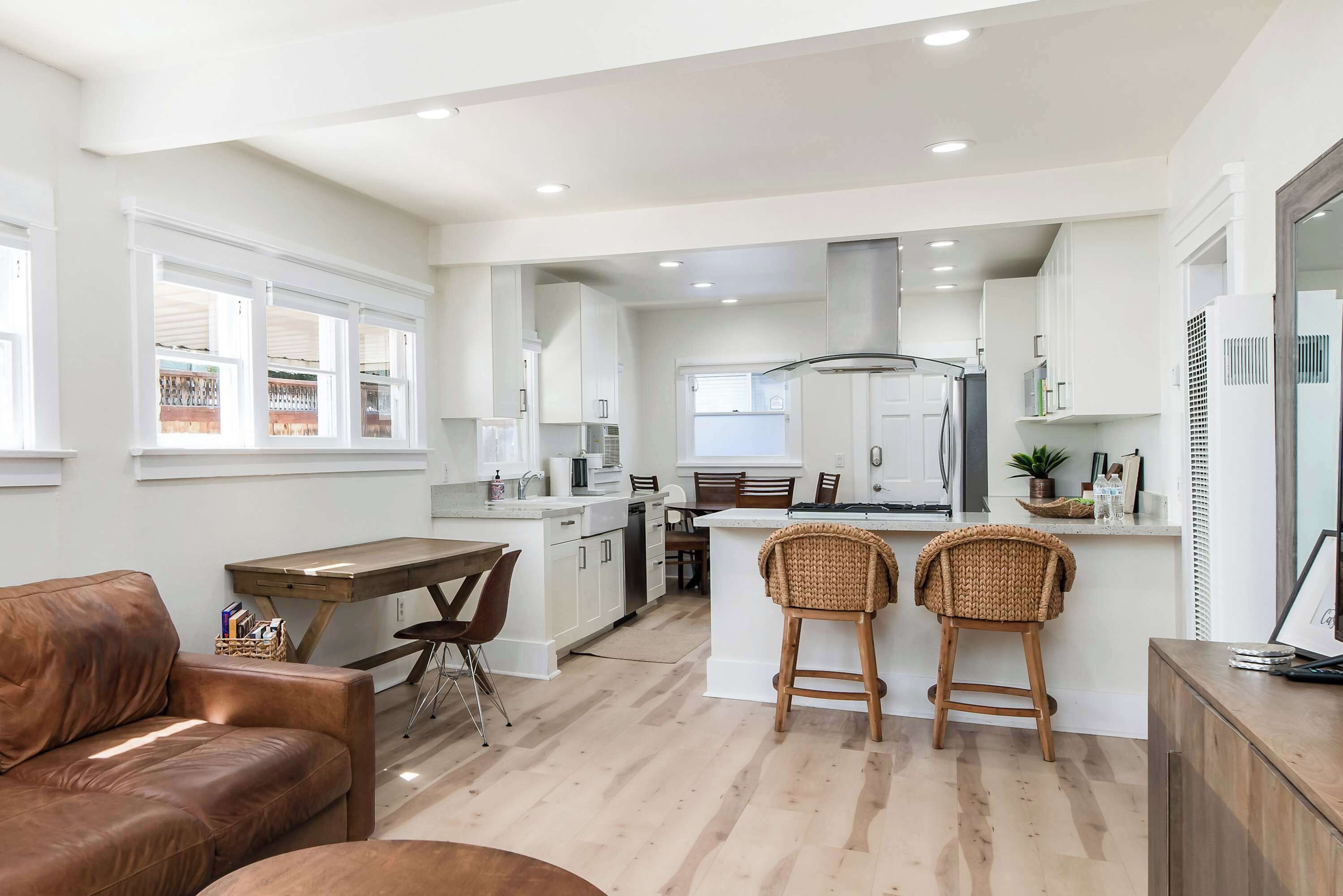 Una televisión, una oficina