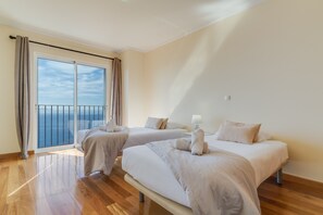 2 chambres, fer et planche à repasser, Wi-Fi gratuit, draps fournis