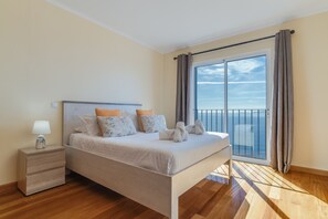 2 chambres, fer et planche Ă repasser, Wi-Fi gratuit, draps fournis