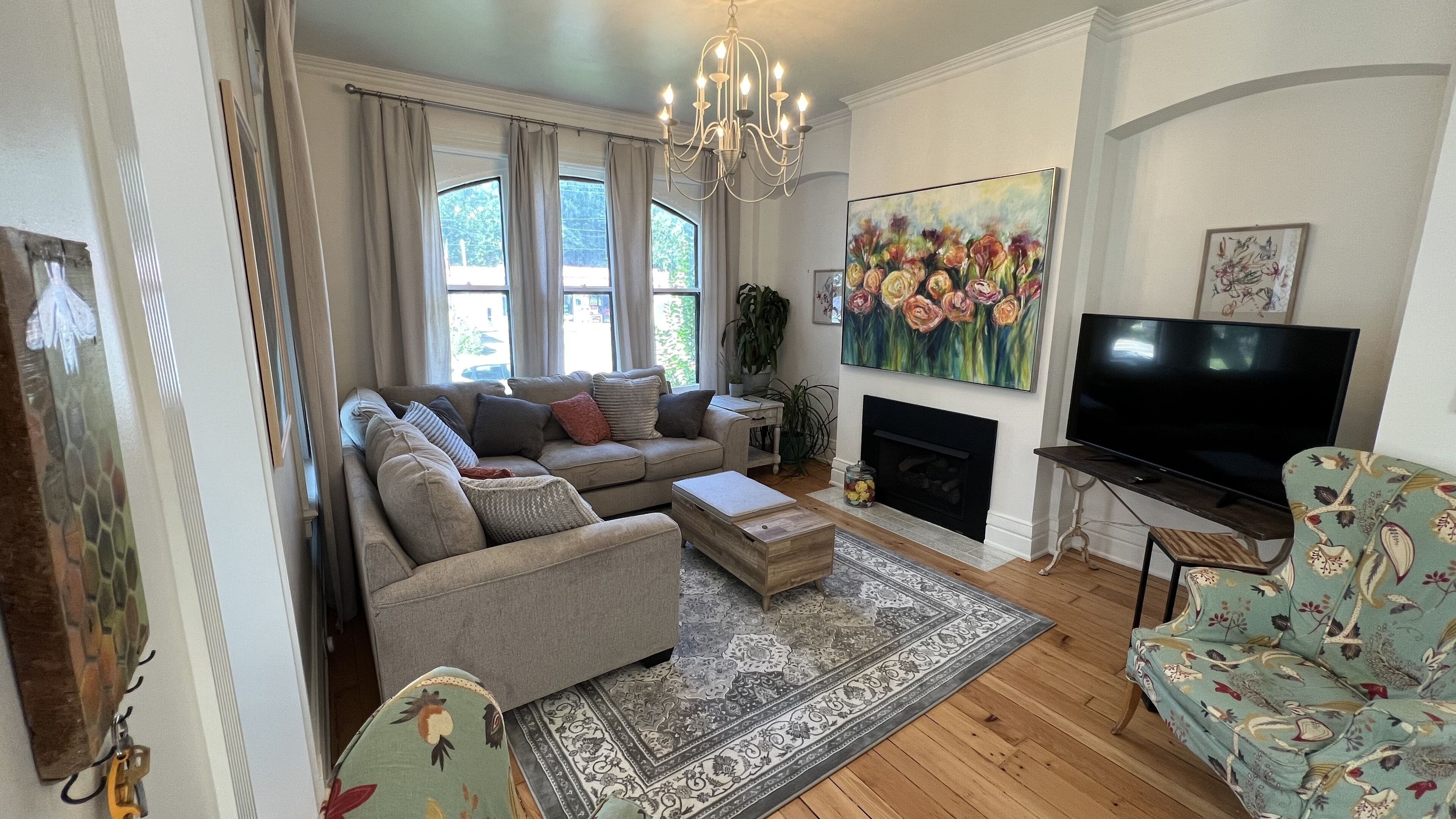 Historic Downtown Ludlow Townhouse - 10 min from Cincinnati