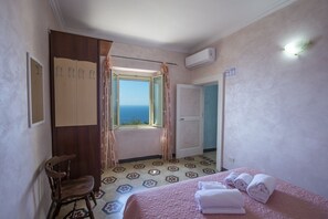 2 chambres, fer et planche à repasser, Wi-Fi, literie fournie