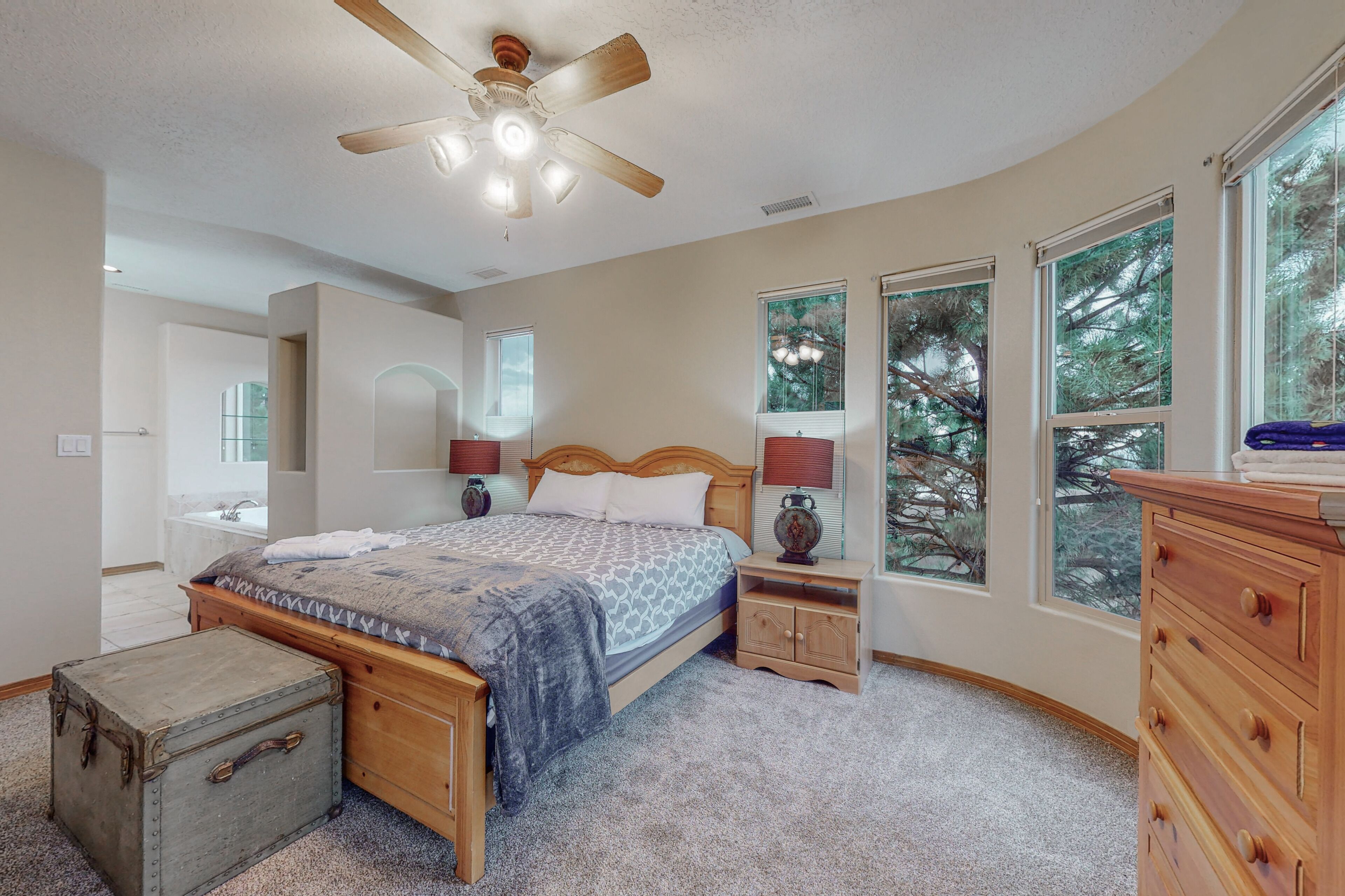 Sandia Sun Escape W/ Hot tub & Minigolf