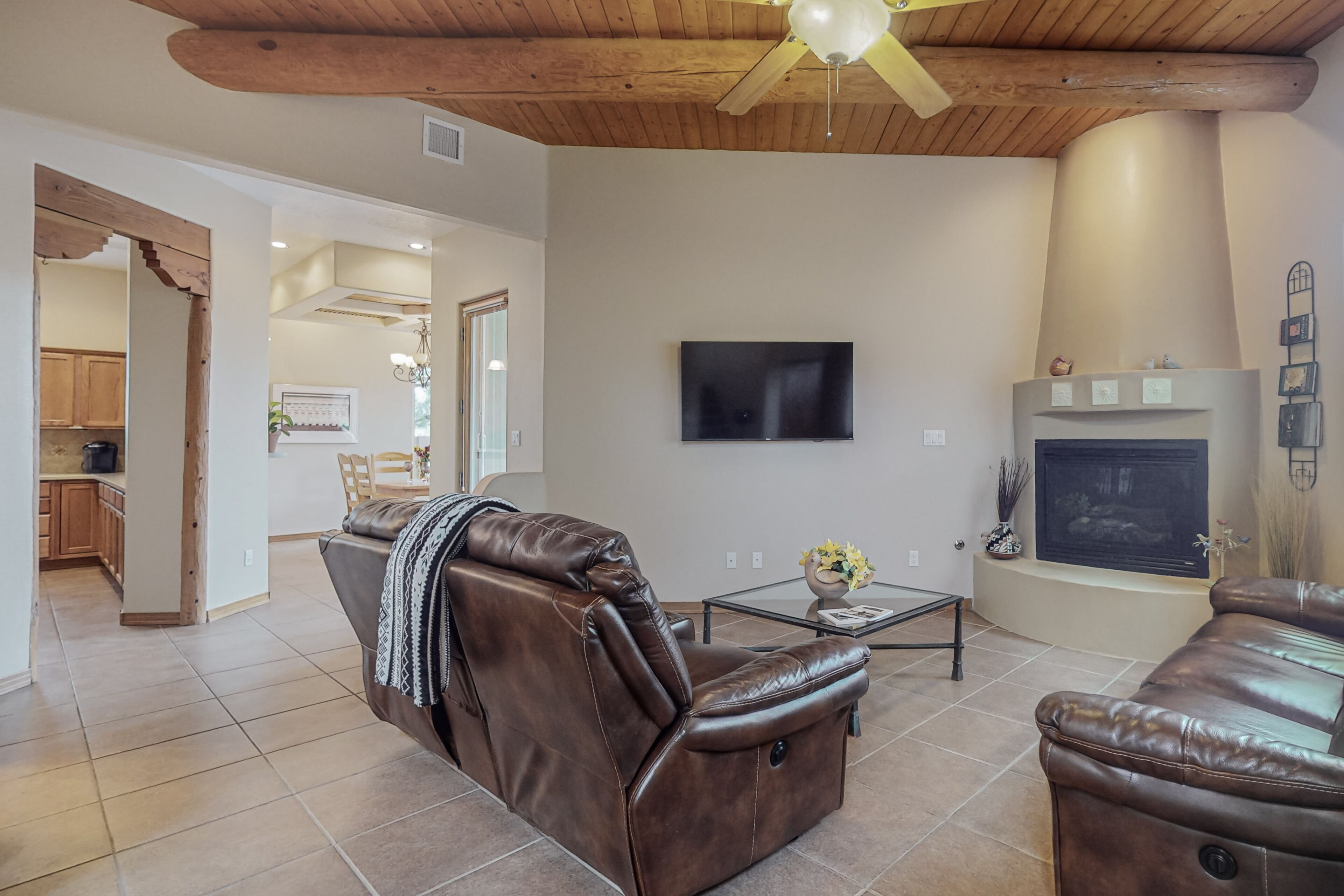 Sandia Sun Escape W/ Hot tub & Minigolf