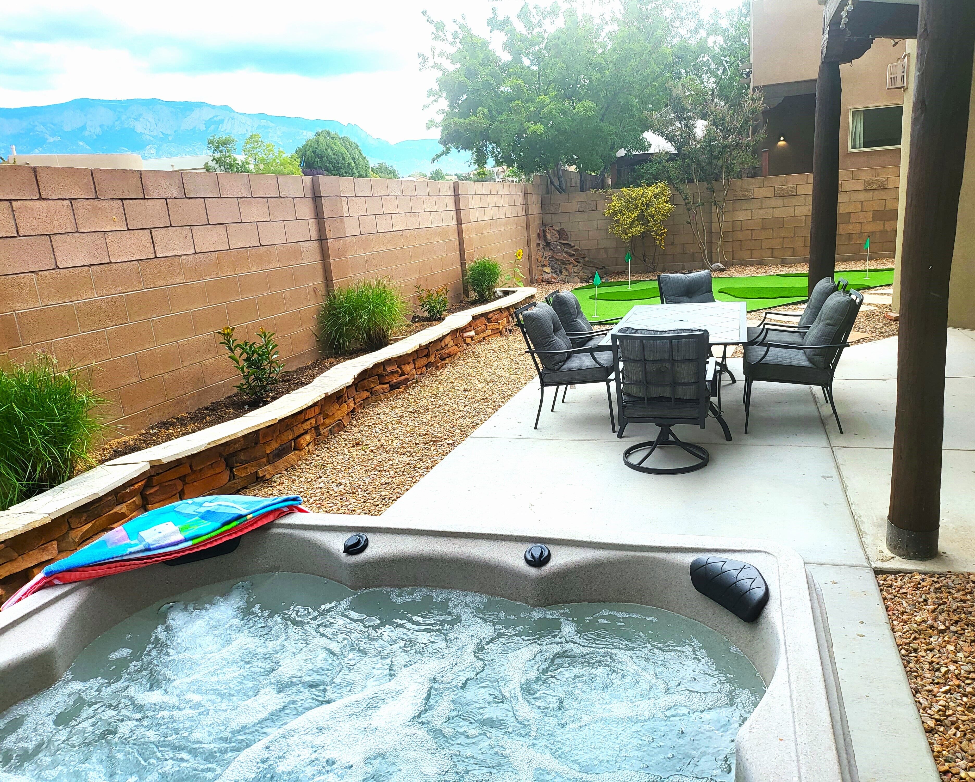 Sandia Sun Escape W/ Hot tub & Minigolf