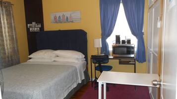 1 bedroom, desk, iron/ironing board, WiFi (free)