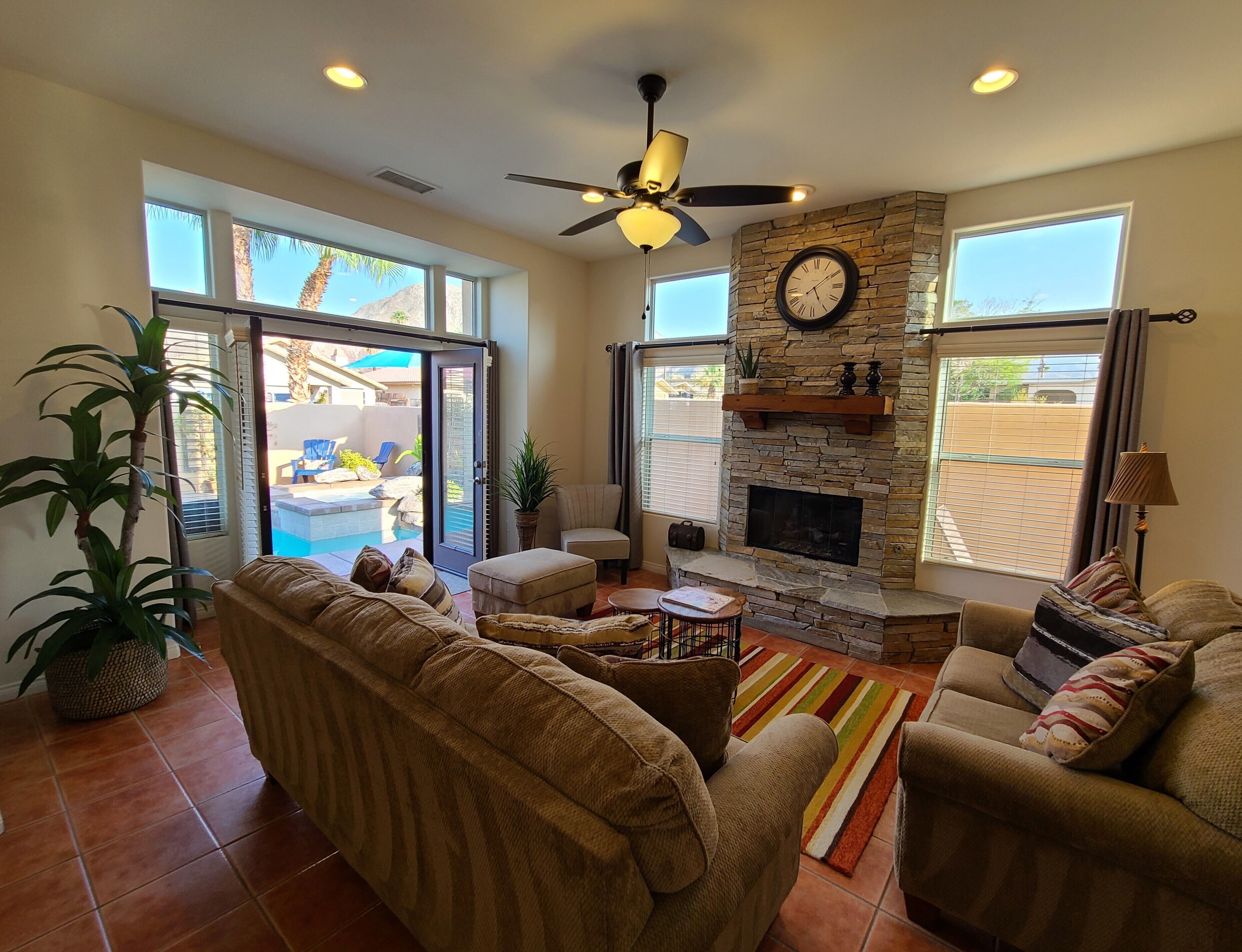 Cozy in the Cove: Santa Fe w/ Pool, Spa & Mtn Views, 3BR #224820