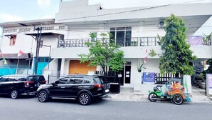 施設の正面