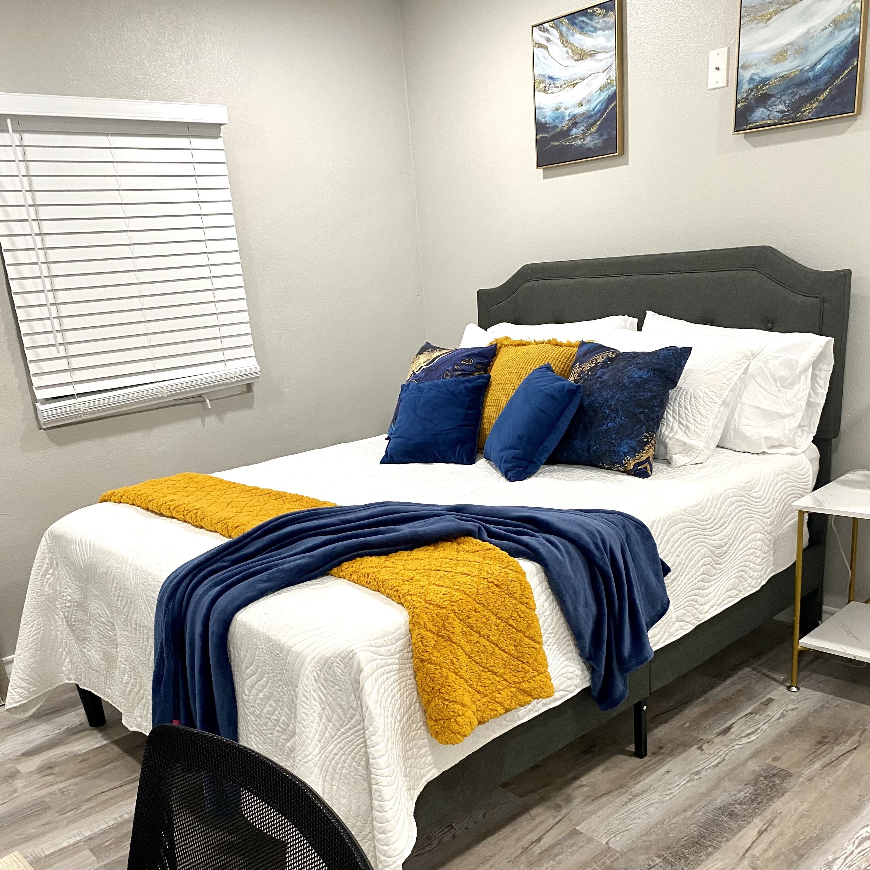 NEW! ✨close to Downtown, Malls & Premium
Outlets, with Balcony ❤️