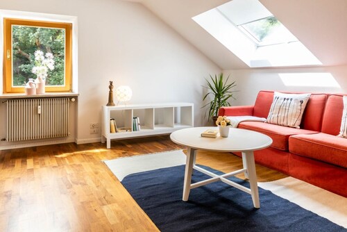 Central Attic mit Schlossblick +privatem Parkplatz