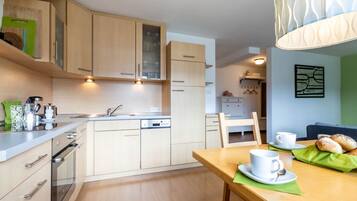 Kühlschrank, Ofen, Herdplatte, Geschirrspüler