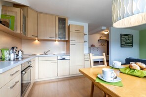 Fridge, oven, stovetop, dishwasher - Casa Waldheim not far from centre, up to 5 persons (Brunico)