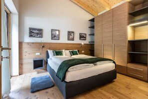 2 bedrooms, WiFi, bed sheets - Alpine View App. - 300 meters from Plan de Corones (Casola)