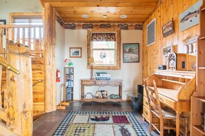 المنشأة من الداخل