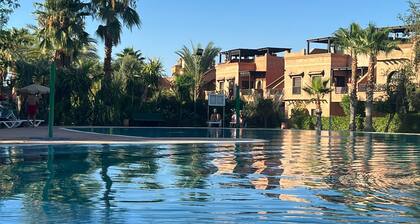 Duplex in secure residence 2 large swimming pool, 3 bedrooms and private garden