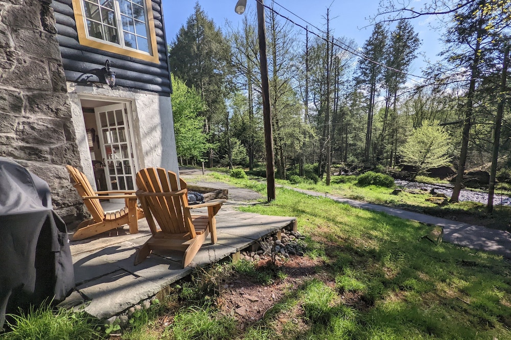 Charming Brook Side Retreat by The Forest Reserve