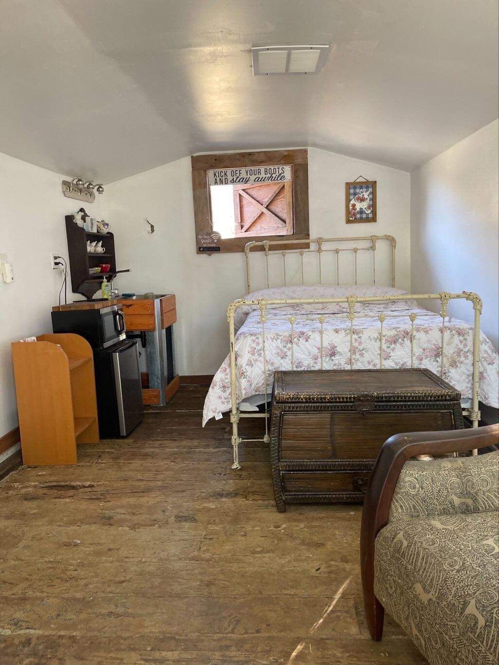 Farm stay in the hills. 15 miles from casino