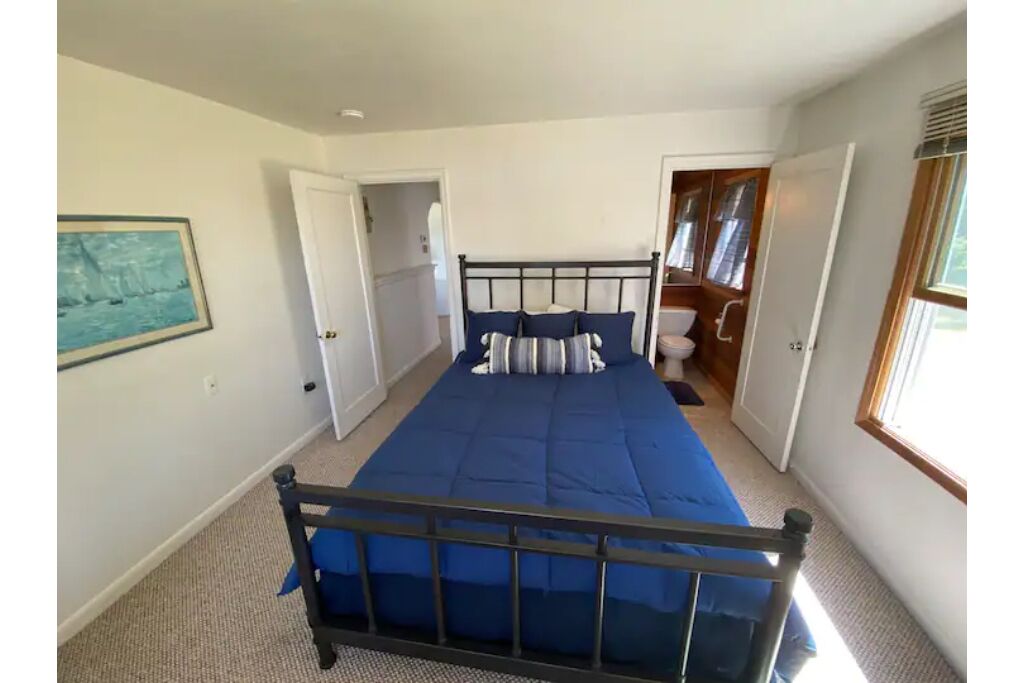 Private Peninsula Waterfront Home by Nature Preserve