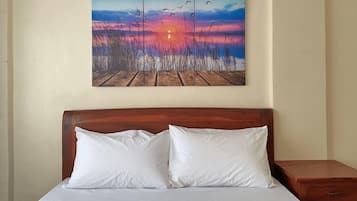 Individually furnished, desk, free WiFi