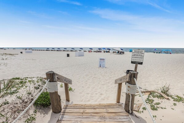 Tæt på stranden